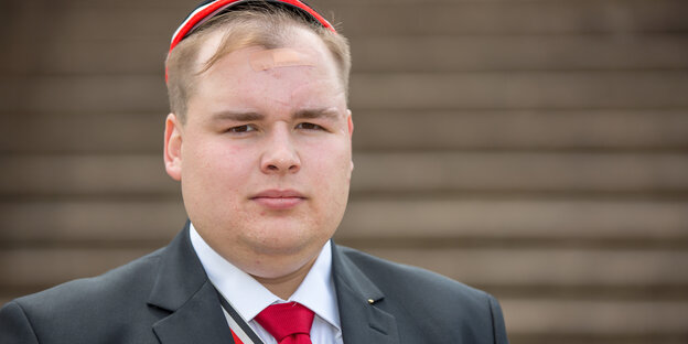 Porträt von Torben Braga, Sprecher der Deutschen Burschenschaft Porträt von Torben Braga, Sprecher der Deutschen Burschenschaft