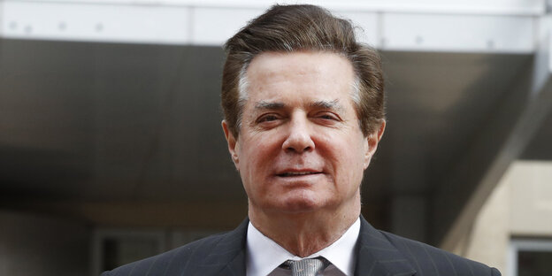 Paul Manafort lächelt Paul Manafort lächelt