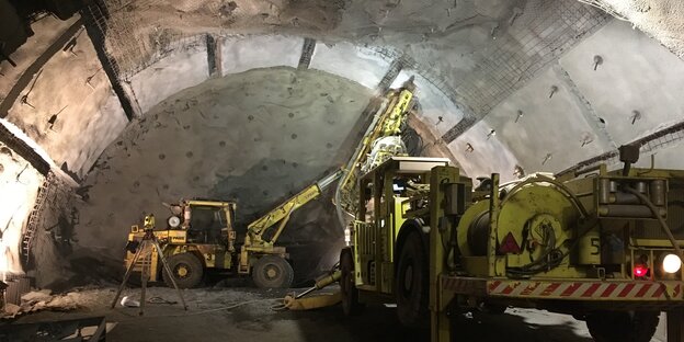 Ein Bagger im Schacht Konrad Ein Bagger im Schacht Konrad