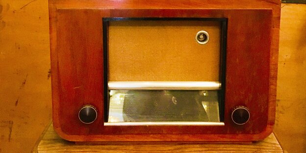Ein altes Röhrenradio Ein altes Röhrenradio