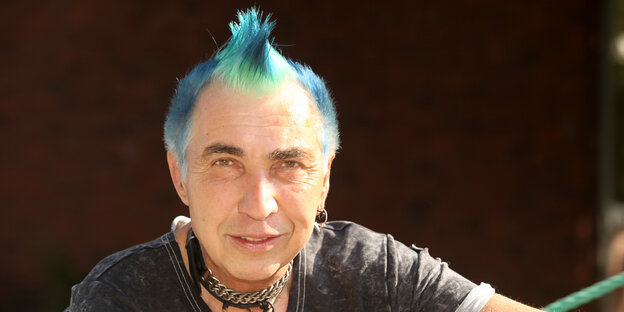 Der Schulleiter und Punk Matthias Isecke-Vogelsang. Der Schulleiter und Punk Matthias Isecke-Vogelsang.