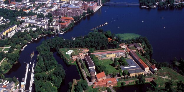 Luftaufnahme von Spandauer Zitadelle und Havel Luftaufnahme von Spandauer Zitadelle und Havel