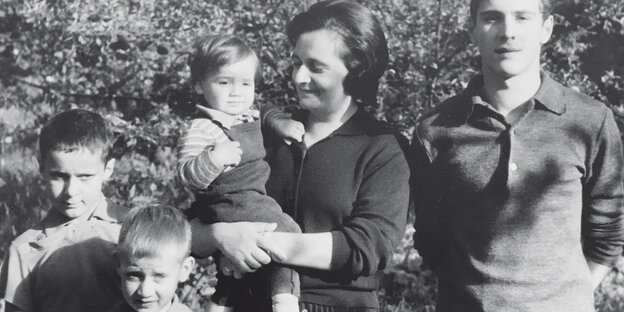 Familie Brasch schwarz-weiß Familie Brasch schwarz-weiß