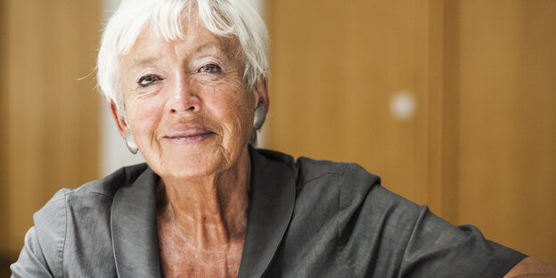 Porträt von Renate Schmidt, ehemalige Bundesministerin für Familie, Senioren, Frauen und Jugend Porträt von Renate Schmidt, ehemalige Bundesministerin für Familie, Senioren, Frauen und Jugend