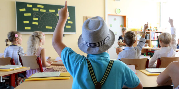 Schulkinder in einer Klasse Schulkinder in einer Klasse