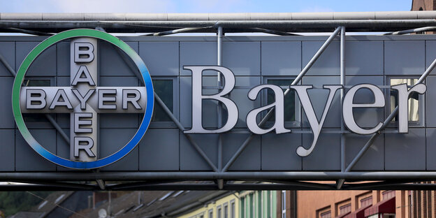 Das Logo des Bayer-Konzerns Das Logo des Bayer-Konzerns