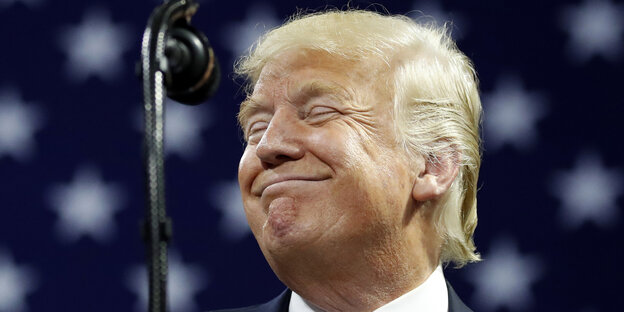 Donald Trump, lächelnd Donald Trump, lächelnd