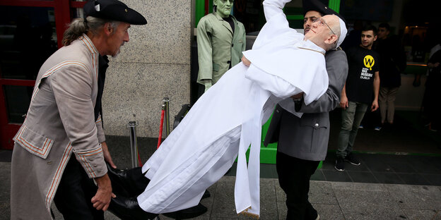 Der Papst als Wachsfigur Der Papst als Wachsfigur
