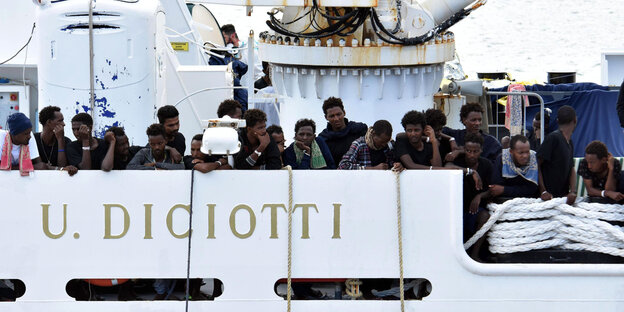Migranten an Bord der Diciotti Migranten an Bord der Diciotti
