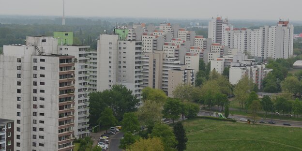 Die Gewoba-Hochhäuser in Osterholz-Tenever. Die Gewoba-Hochhäuser in Osterholz-Tenever.