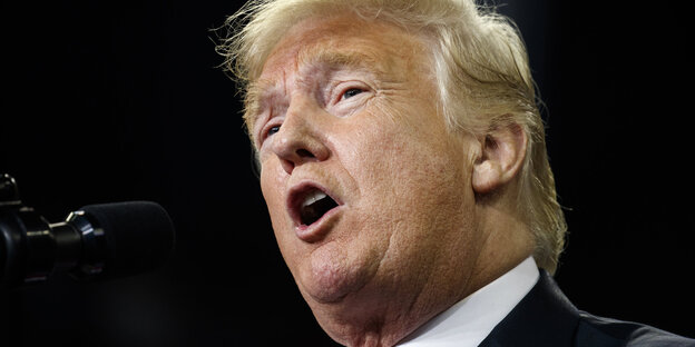 Donald Trump spricht Donald Trump spricht