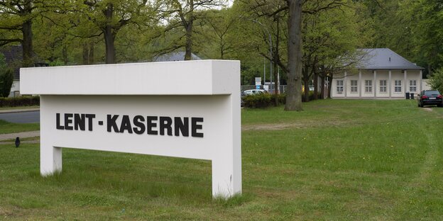 Eingang zur Lent-Kaserne Eingang zur Lent-Kaserne