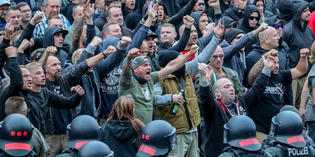 Hassverzerrte Rechtsextreme Hassverzerrte Rechtsextreme