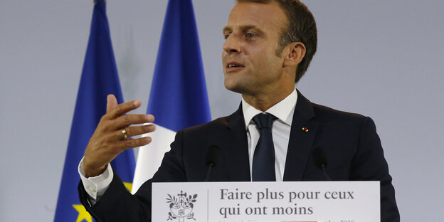 Emmanuel Macron gestikuliert Emmanuel Macron gestikuliert