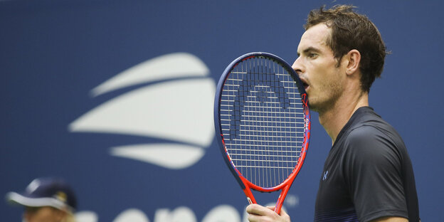 Andy Murray mit Tennisschläger Andy Murray mit Tennisschläger