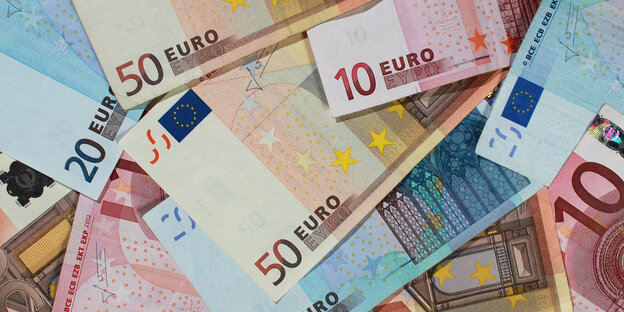 Banknoten von 50, 20 und 10 Euro Banknoten von 50, 20 und 10 Euro
