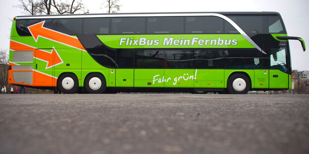 ein Flixbus von der Seite ein Flixbus von der Seite