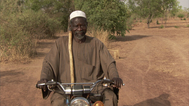 Yacouba Sawadogo auf einem Motorrad Yacouba Sawadogo auf einem Motorrad