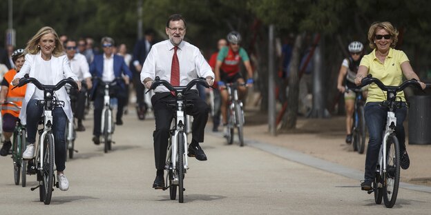 Politiker auf dem Fahrrad Politiker auf dem Fahrrad