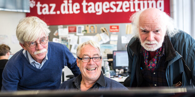 Drei ältere Herren mit weißen Haaren Drei ältere Herren mit weißen Haaren