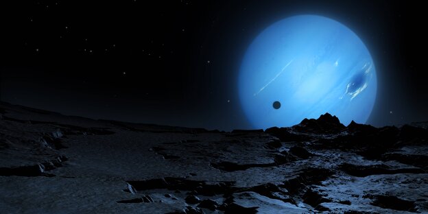 Ein blau leuchtender Planet guckt hinter einer Steinwüste hervor Ein blau leuchtender Planet guckt hinter einer Steinwüste hervor