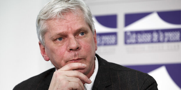 Kristinn Hrafnsson auf einer Pressekonferenz Kristinn Hrafnsson auf einer Pressekonferenz