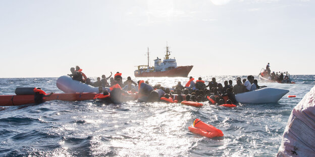 2018 konnte die Aquarius noch viele Geflüchtete retten 2018 konnte die Aquarius noch viele Geflüchtete retten