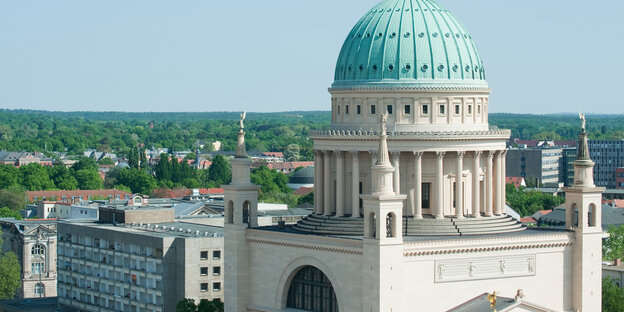 Blick auf die Nicolaikirche in Potsdam