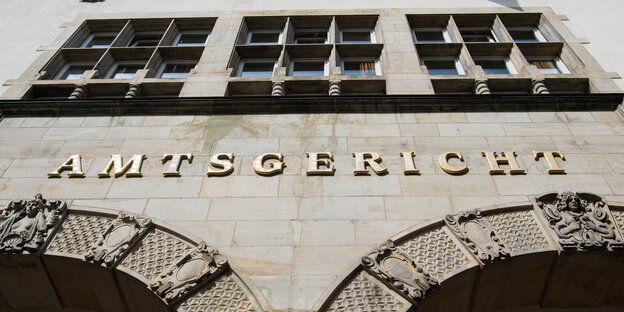Die Fassade des Amtsgerichts Altona. Die Fassade des Amtsgerichts Altona.