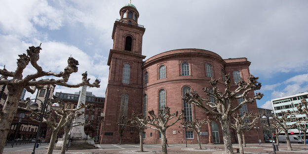 Die Paulskirche in der Frankfurter Innenstadt gilt als Wiege der Demokratie in Deutschland. Die Paulskirche in der Frankfurter Innenstadt gilt als Wiege der Demokratie in Deutschland.