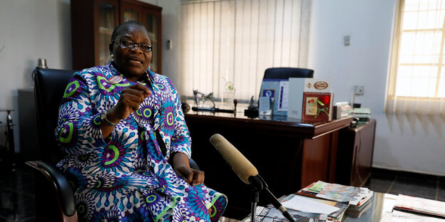 Eine Frau, Oby Ezekwesili Eine Frau, Oby Ezekwesili