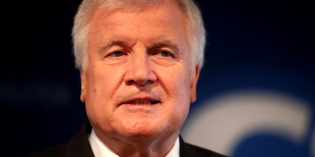 CSU-Chef und Bundesinnenminister Horst Seehofer schaut ernst CSU-Chef und Bundesinnenminister Horst Seehofer schaut ernst
