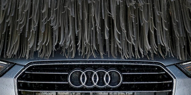 Audi in Waschanlage Audi in Waschanlage