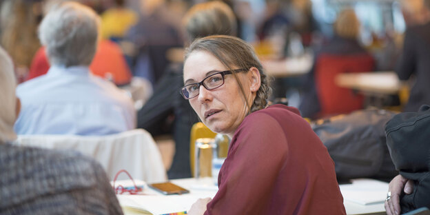 Linken-Politikerin Karen Larisch bei einer Tagung in Güstrow Linken-Politikerin Karen Larisch bei einer Tagung in Güstrow