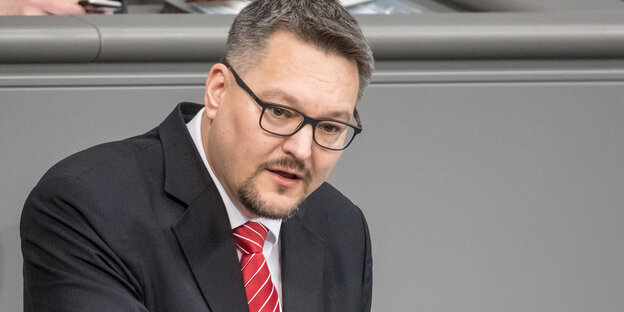 AfD-Abgeordneter Stefan Keuter spricht im Bundestag AfD-Abgeordneter Stefan Keuter spricht im Bundestag