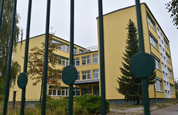 Das ehemalige Gebäude der Haasenburg-Heime in Müncheberg. Das ehemalige Gebäude der Haasenburg-Heime in Müncheberg.