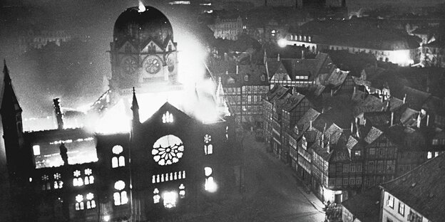 Hannovers Synagoge in Flammen am 10. November 1938 Hannovers Synagoge in Flammen am 10. November 1938