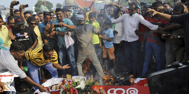 Demonstranten in Colombo Demonstranten in Colombo