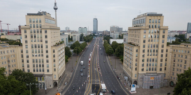 Blick auf die Karl-Marx-Allee Blick auf die Karl-Marx-Allee