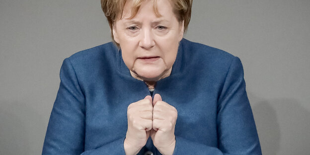 Angela Merkel in engagierter Sprechhaltung Angela Merkel in engagierter Sprechhaltung