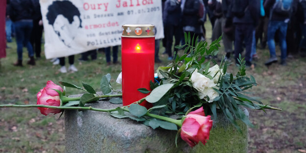 07.01.2018, Sachsen-Anhalt, Dessau-Roßlau: Eine Demonstration zum Gedenken an Oury Jalloh. 07.01.2018, Sachsen-Anhalt, Dessau-Roßlau: Eine Demonstration zum Gedenken an Oury Jalloh.