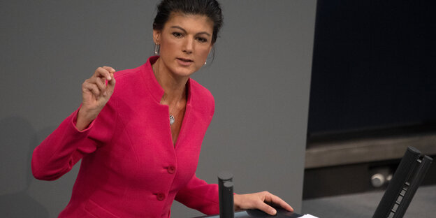 Sahra Wagenknecht spricht im Bundestag Sahra Wagenknecht spricht im Bundestag