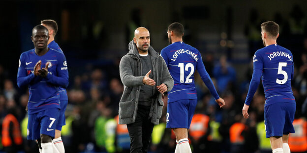 Pep Guardiola nach dem Spiel gegen Chelsea Pep Guardiola nach dem Spiel gegen Chelsea