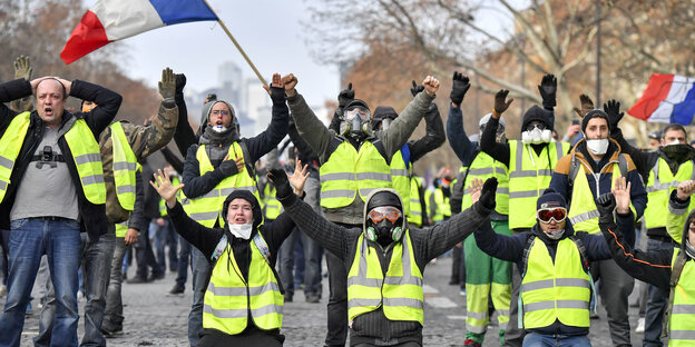 Gelbe Westen protestieren in Paris Gelbe Westen protestieren in Paris
