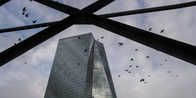Das Hochhaus der EZB in Frankfurt Das Hochhaus der EZB in Frankfurt