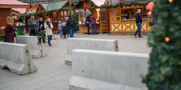 Betonsperren am Breitscheidplatz Betonsperren am Breitscheidplatz