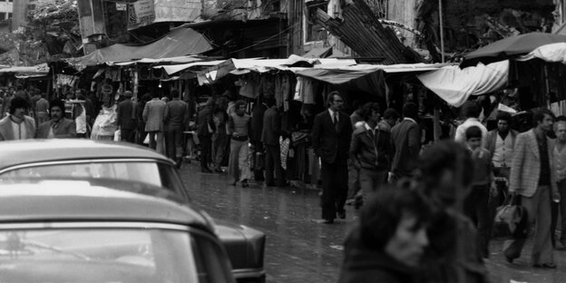 Straßenszene im vom Krieg zerstörten Beirut, 1985 Straßenszene im vom Krieg zerstörten Beirut, 1985