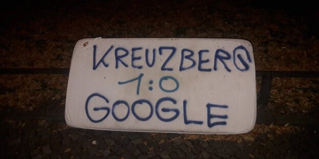 Gesprayter Slogan Kreuzberg 1 Google 0 Gesprayter Slogan Kreuzberg 1 Google 0