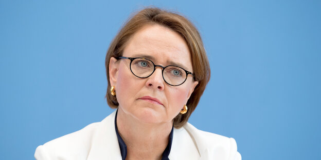 Porträtfoto Widmann-Mauz Porträtfoto Widmann-Mauz