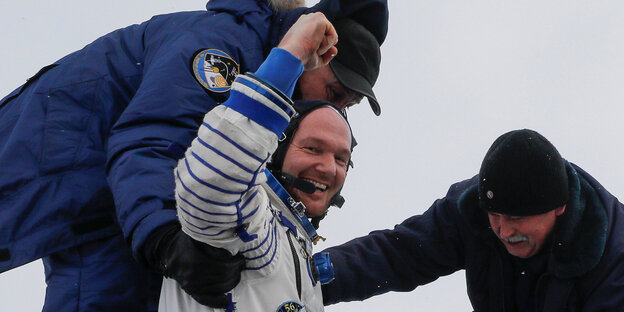 Astronaut Alexander Gerst ist wieder auf der Erde gelandet Astronaut Alexander Gerst ist wieder auf der Erde gelandet